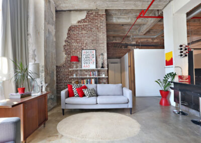 White shaggy wool rug – oval shape interior visualization