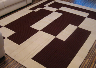 Mystery Rug interior view without table