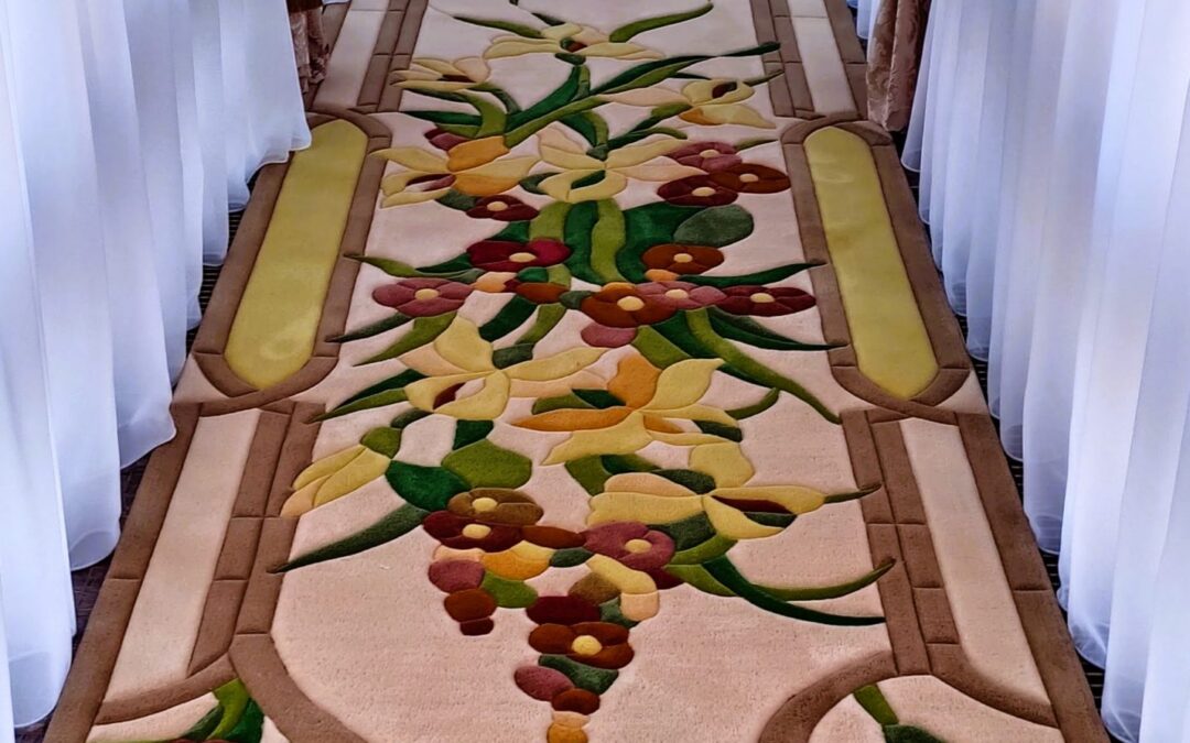 Long rug in hallway – design inspired by stained-glass door