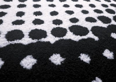 Глубокий контраст фактуры ковра Мерлин Монро